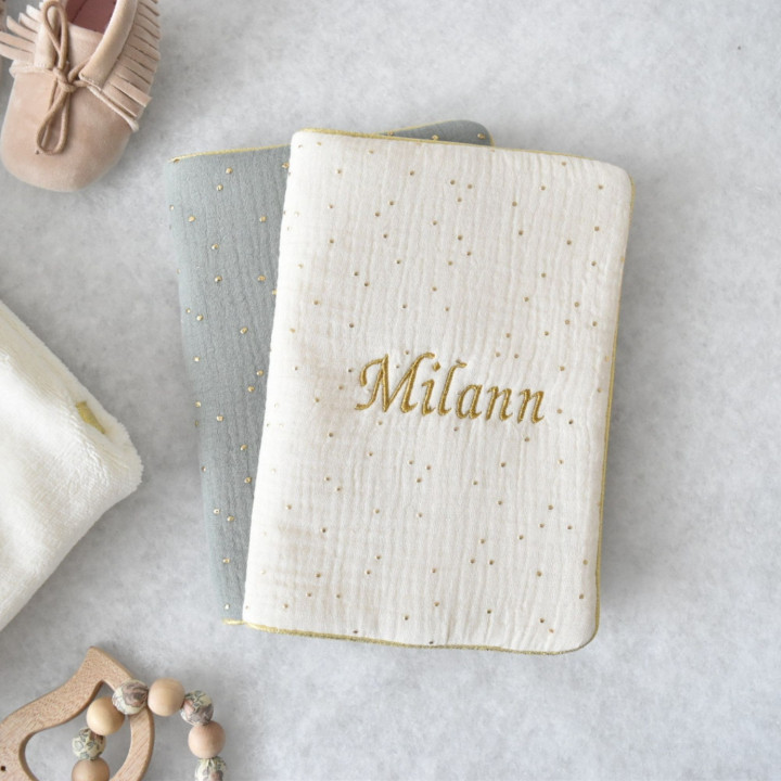 protege carnet prenom beige vert gris-P'tit Coeur