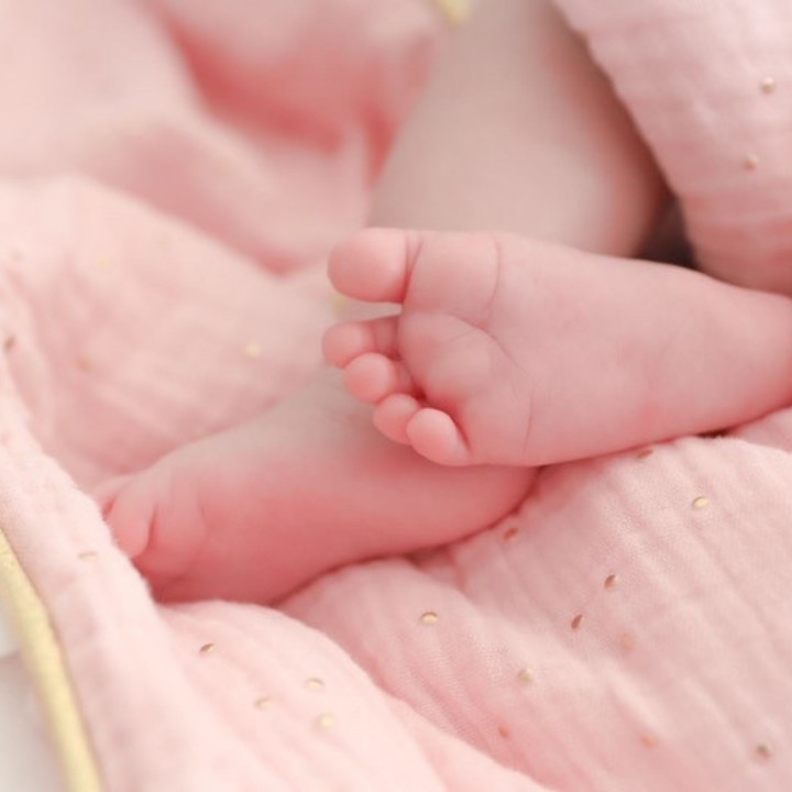 Couverture cocon rose pois dorés-P'tit Coeur